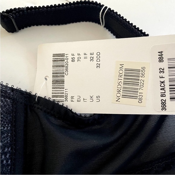 Chantelle lace bra - Picture 5 of 6